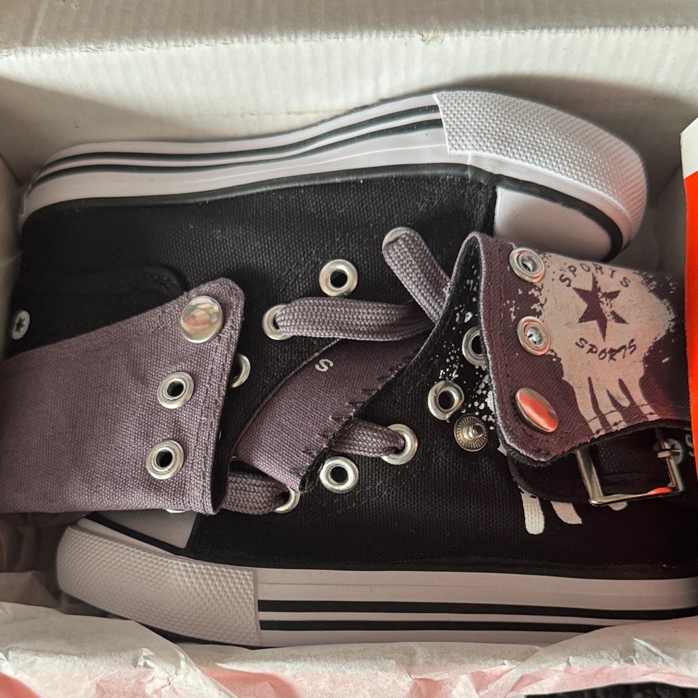 New Canvas High Top Flat Sneaker w/buckle. Kids black/grey. Sz.5.